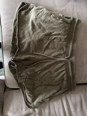 Paka Tri-blend shorts
Women’s Olive Drawstring Lounge Shorts